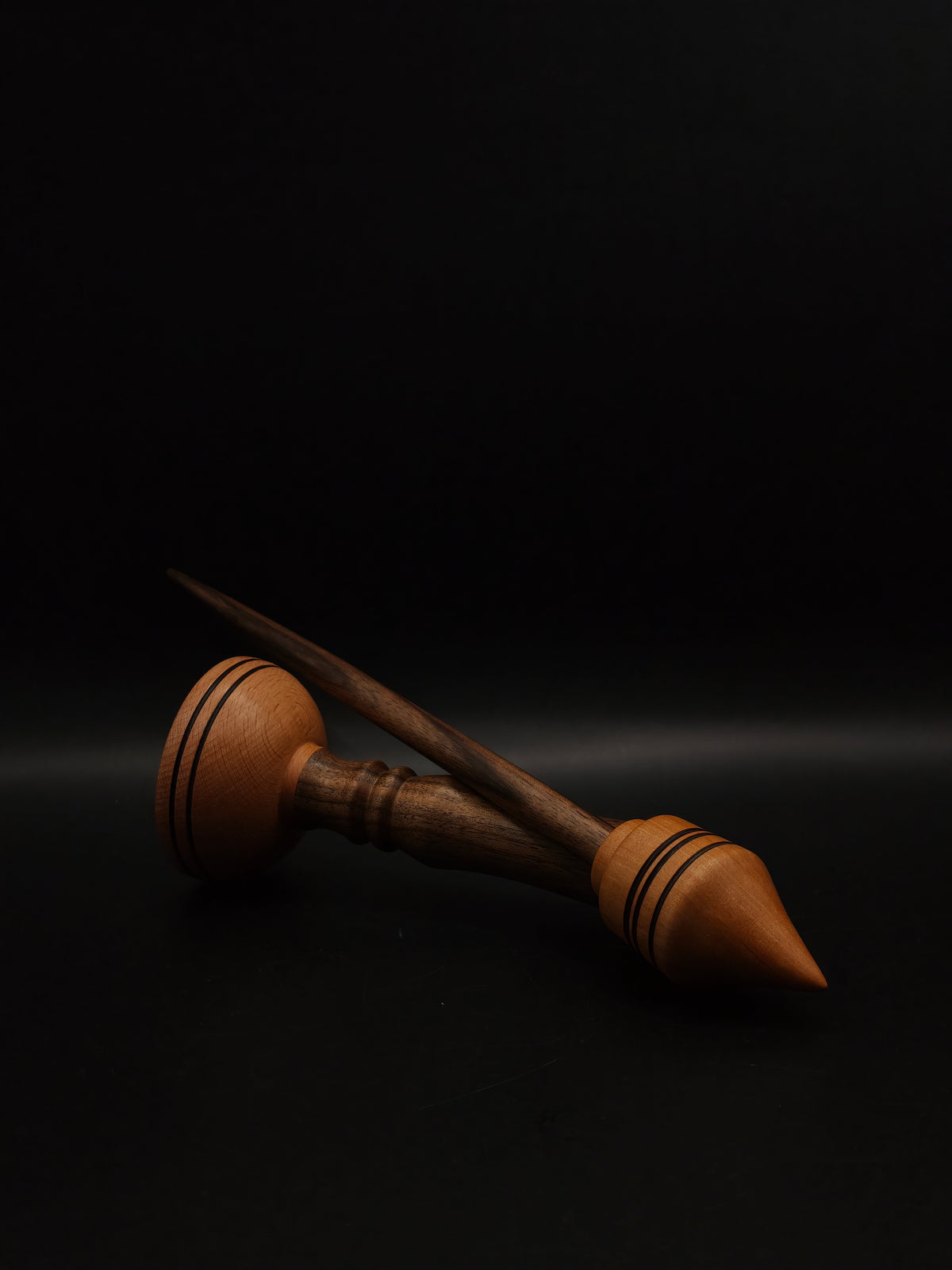 Walnut Support Spindle with Pear Whorl – 31g / 1.09 oz