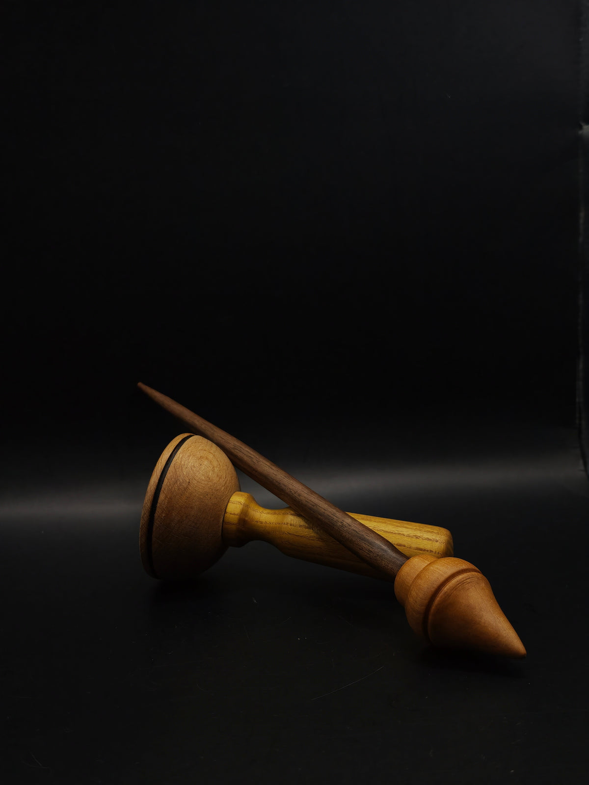 Walnut Support Spindle with Pear Whorl – 24g / 0.85 oz