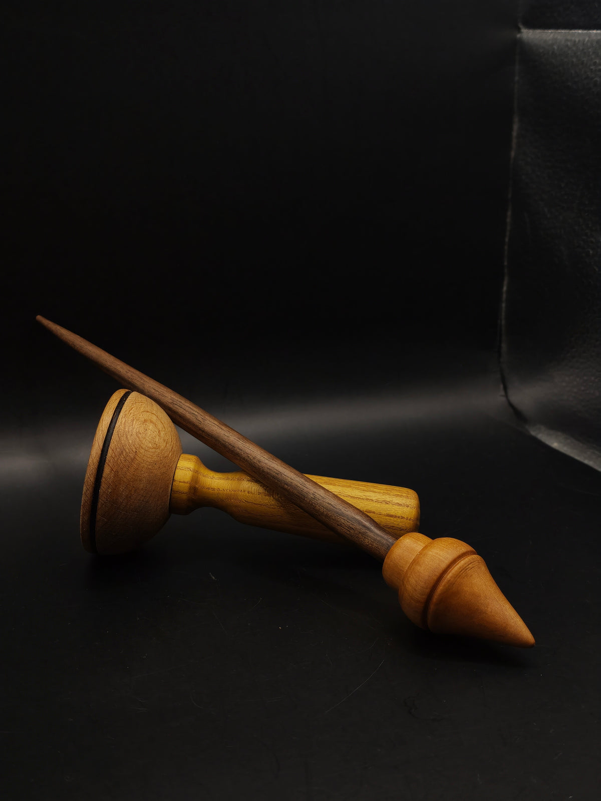 Walnut Support Spindle with Pear Whorl – 24g / 0.85 oz