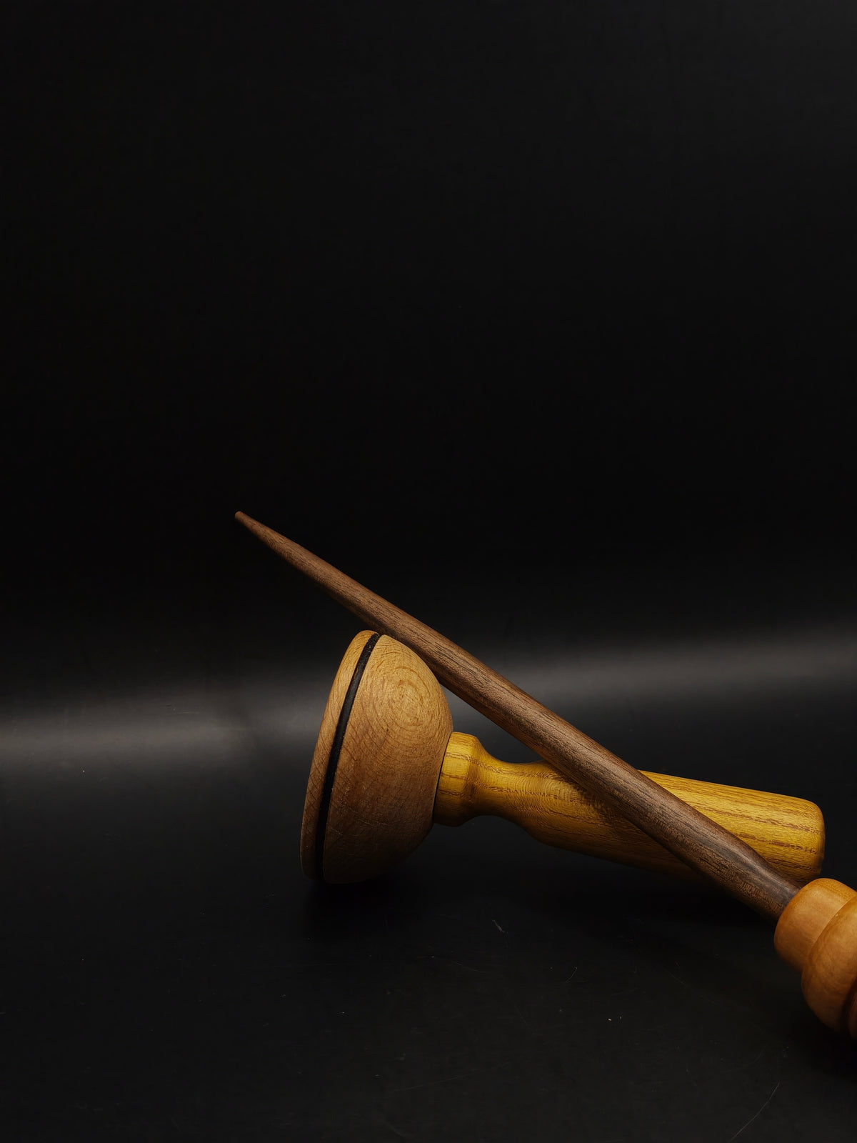 Walnut Support Spindle with Pear Whorl – 24g / 0.85 oz