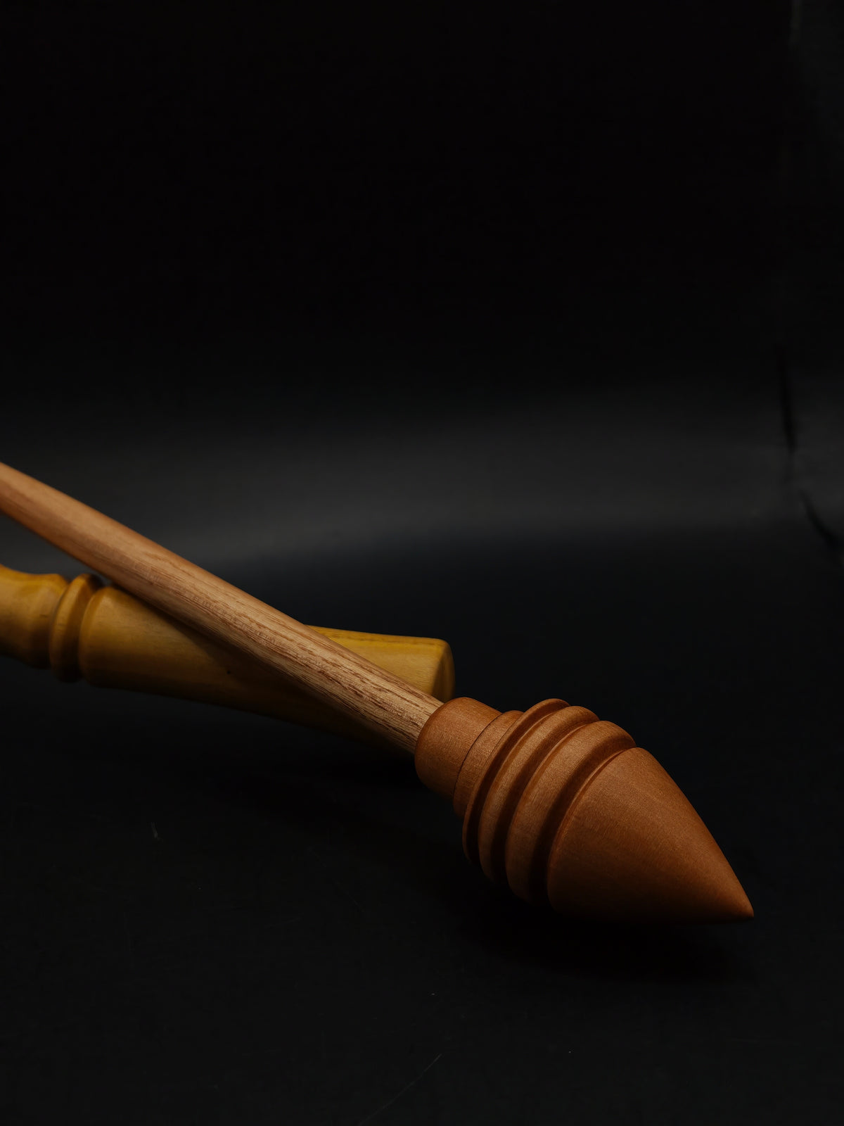 Oak Support Spindle with Pear Whorl – 30g / 1.06 oz