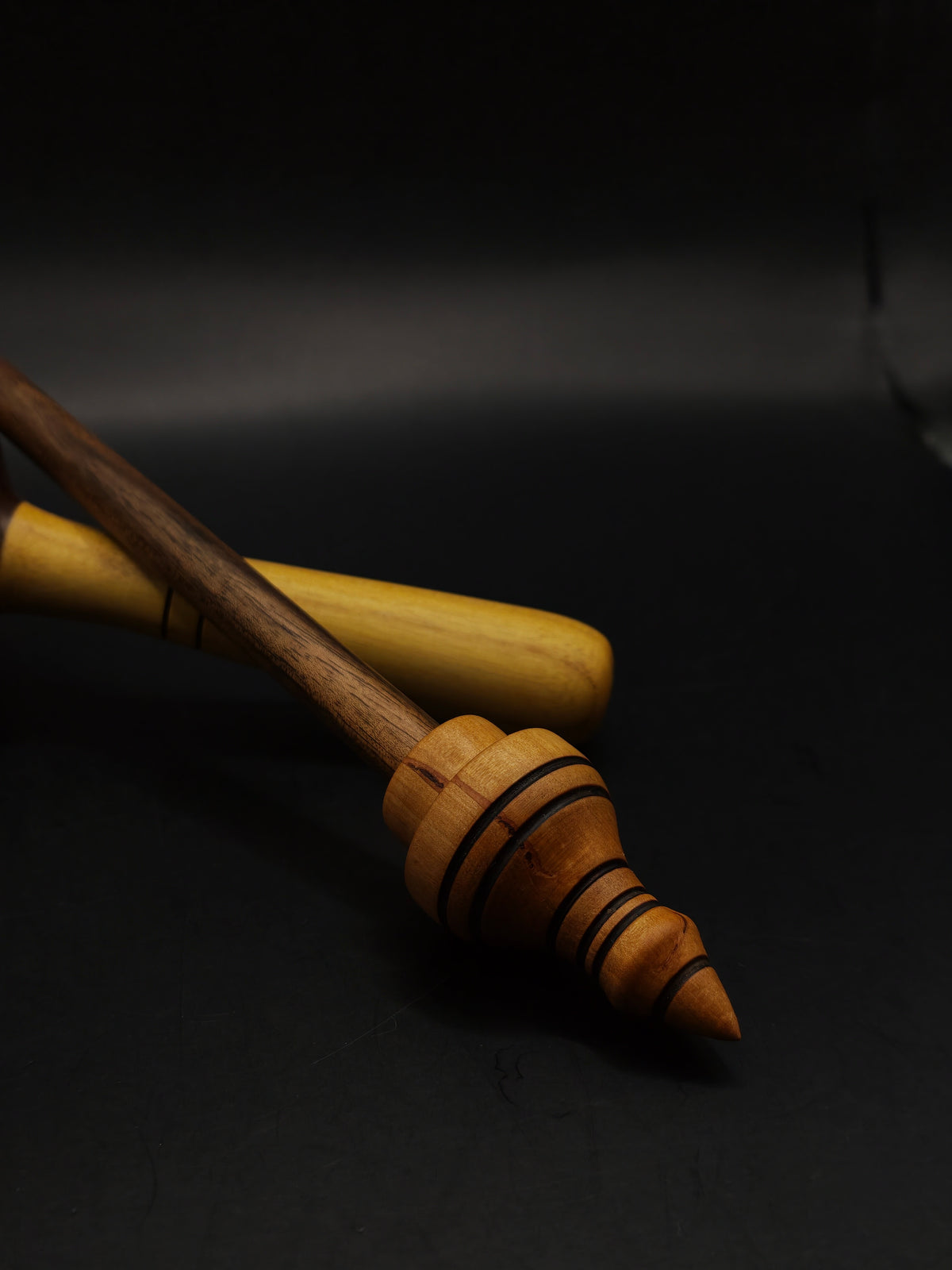 Walnut Support Spindle with Pear Whorl – 22g / 0.78 oz