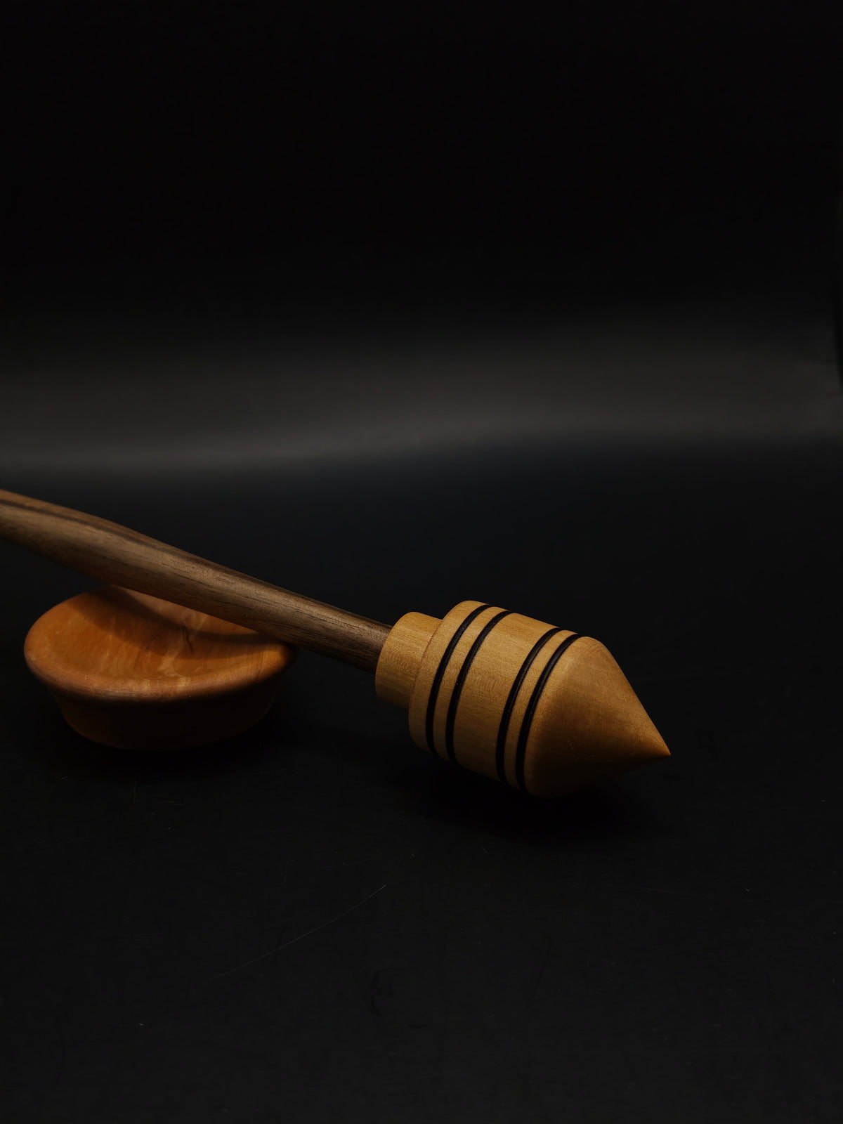 Walnut Support Spindle with Apple Whorl – 26g / 0.92 oz