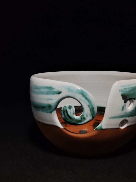 Handmade & Handpainted Nature-Inspired Yarn Bowl: Organic Red Clay (15.5 cm / 6.1 in Diameter, 10.5 cm / 4.1 in Depth, 600 g / 21.2 oz)